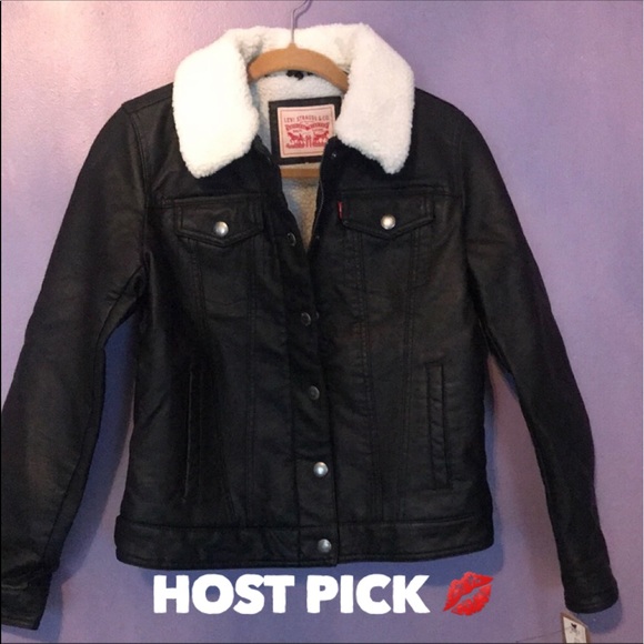 Levi's Jackets & Blazers - ❤️‍🔥❤️‍🔥 NWT LEVIS LINED BOMBER